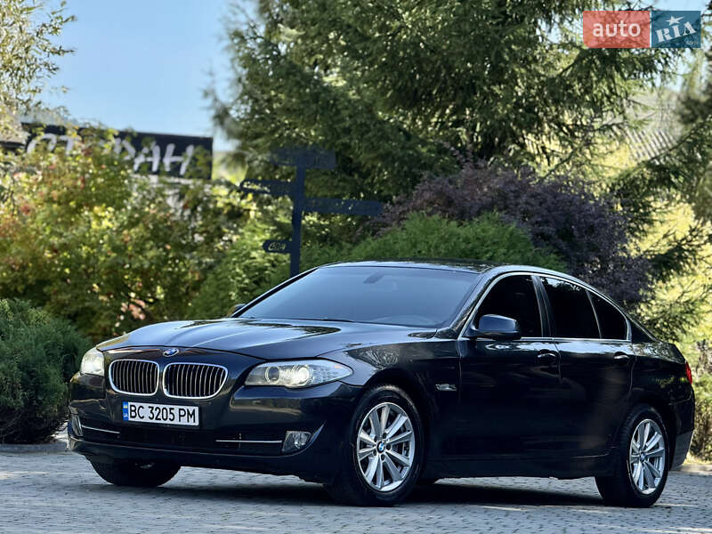 Седан BMW 5 Series 2012 в Межгорье