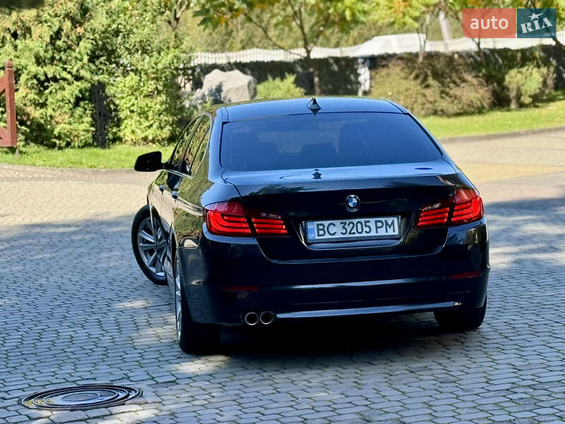Седан BMW 5 Series 2012 в Межгорье