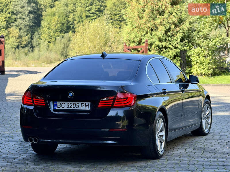Седан BMW 5 Series 2012 в Межгорье