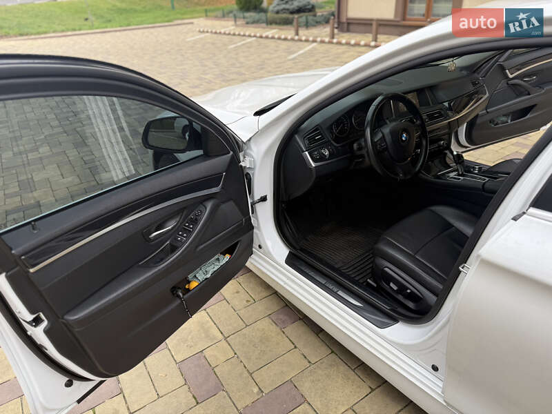 Седан BMW 5 Series 2016 в Кременчуці