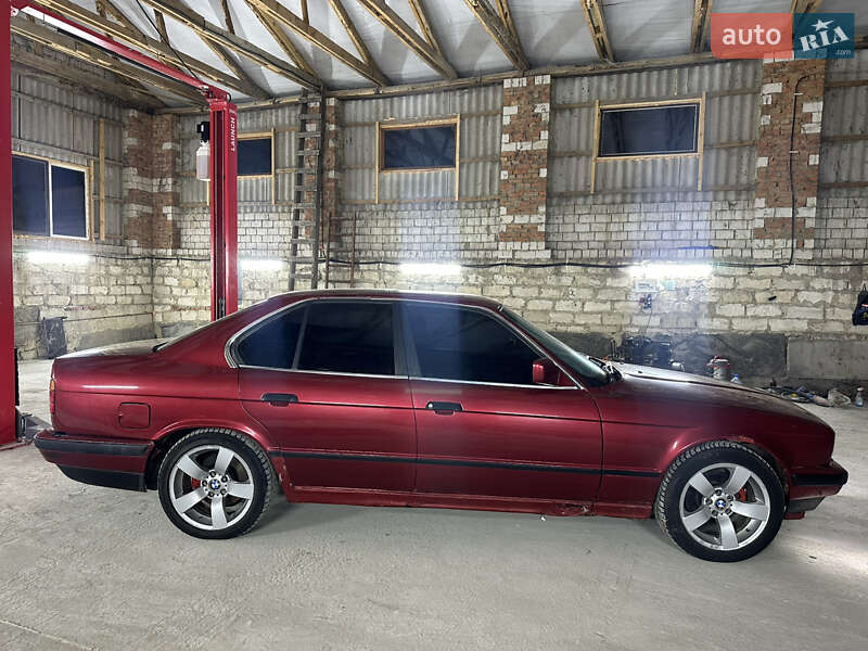Седан BMW 5 Series 1991 в Тульчине