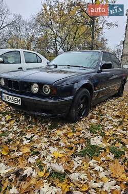 Седан BMW 5 Series 1989 в Киеве