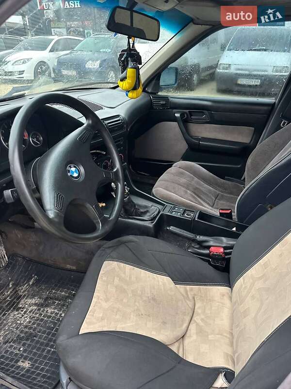 Седан BMW 5 Series 1989 в Шумске