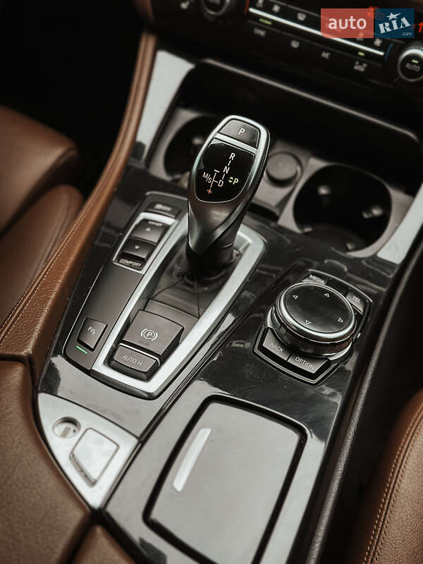 Седан BMW 5 Series 2014 в Миколаєві