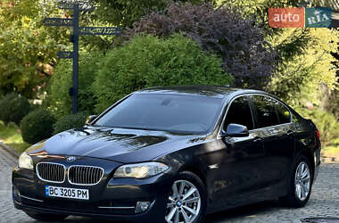 Седан BMW 5 Series 2012 в Межгорье