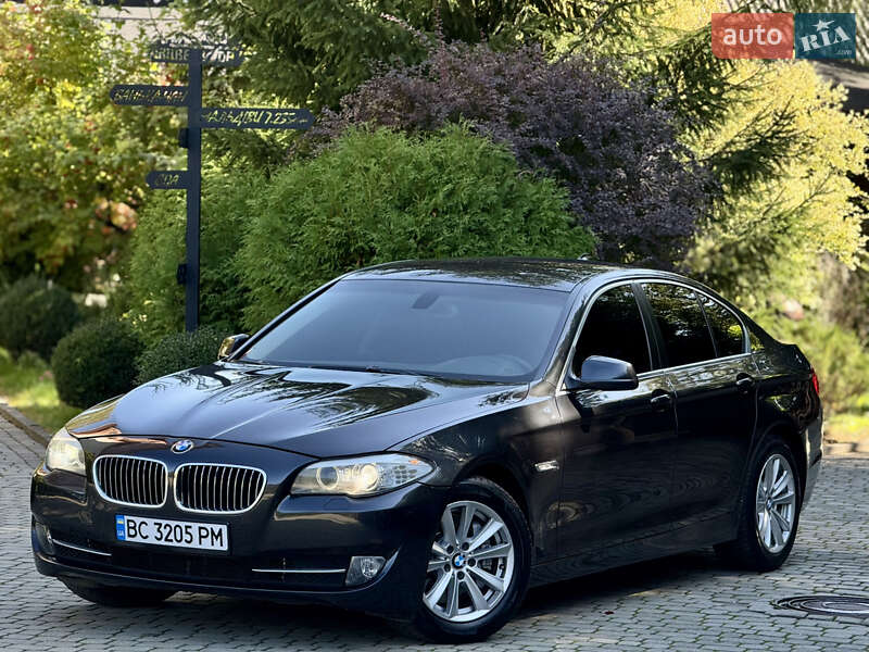 Седан BMW 5 Series 2012 в Межгорье