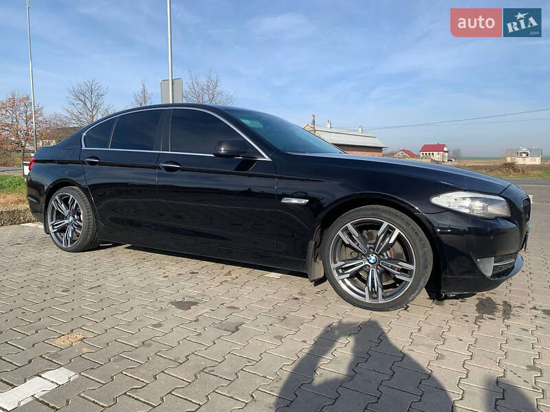 Седан BMW 5 Series 2012 в Снятине