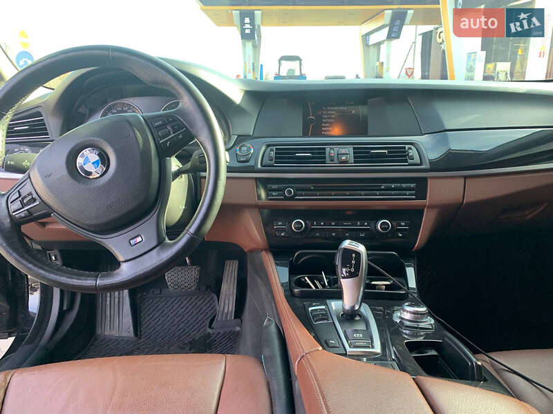 Седан BMW 5 Series 2012 в Снятине