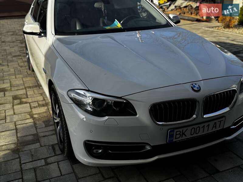 Седан BMW 5 Series 2015 в Дубно