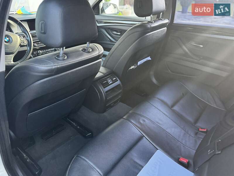 Седан BMW 5 Series 2015 в Дубно