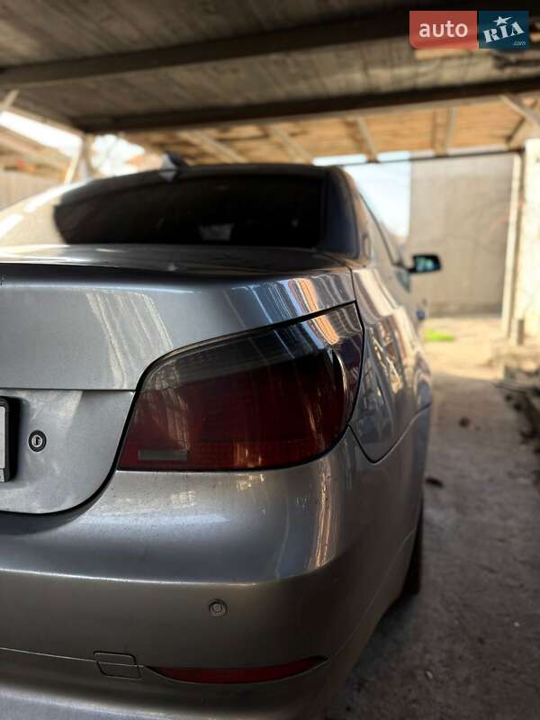 Седан BMW 5 Series 2004 в Коблеве