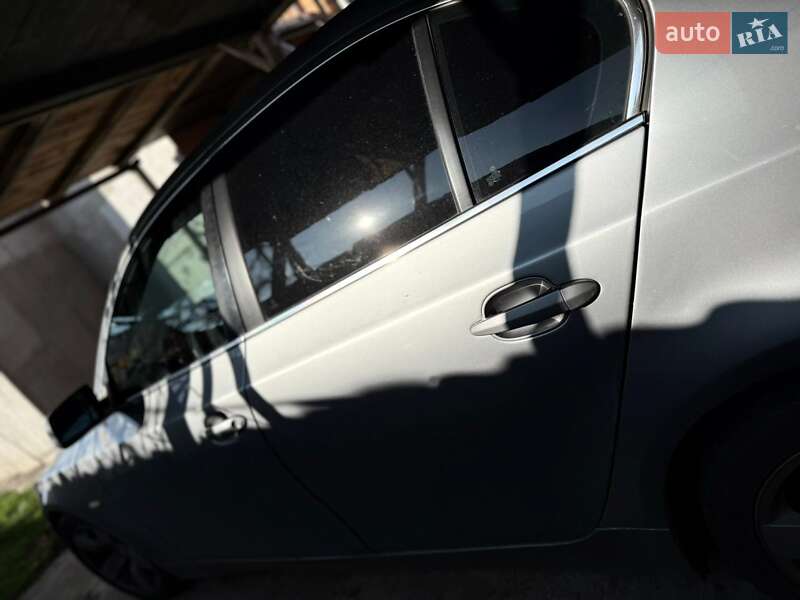 Седан BMW 5 Series 2004 в Коблеве