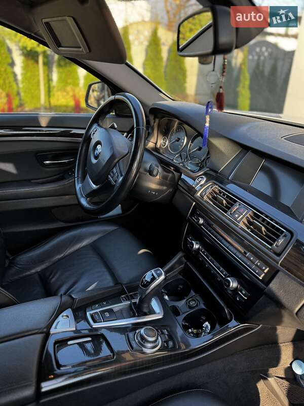 Седан BMW 5 Series 2015 в Дубно
