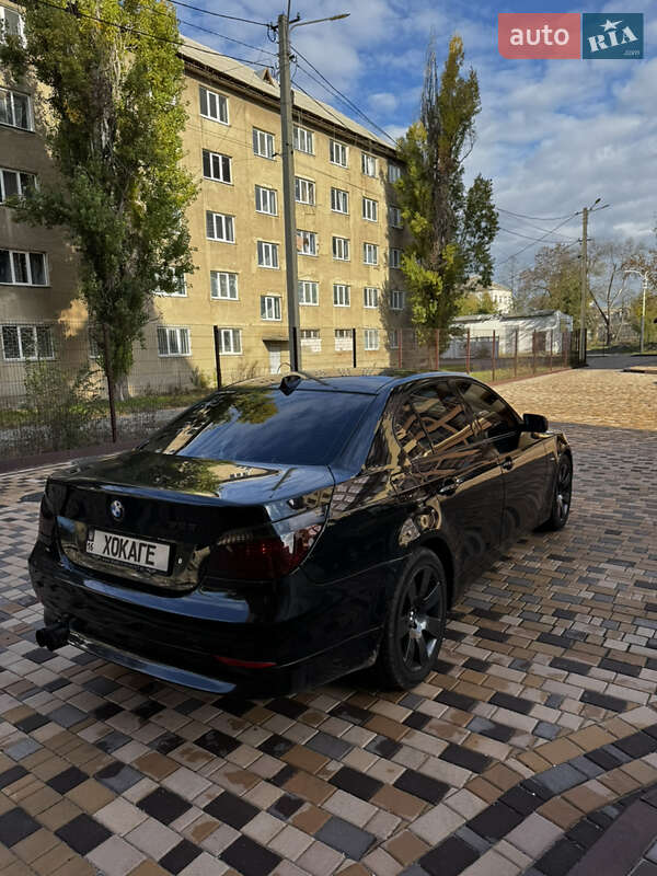 Седан BMW 5 Series 2004 в Измаиле