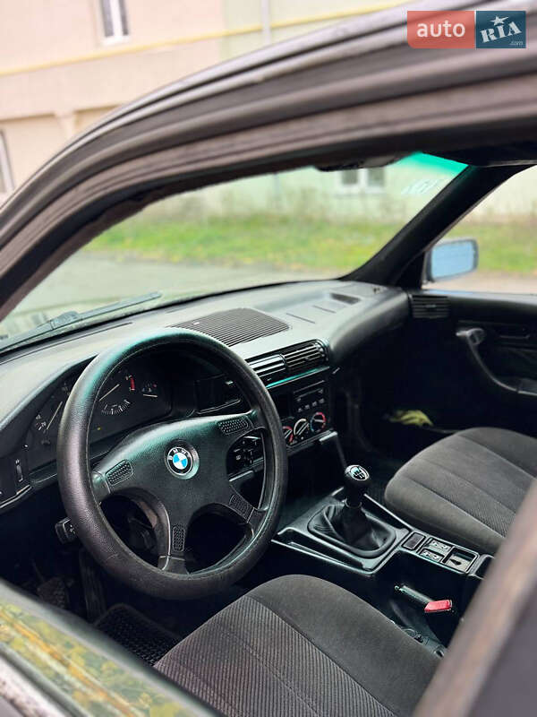 Седан BMW 5 Series 1992 в Одессе