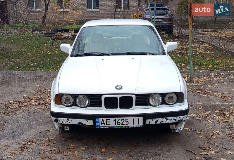 Седан BMW 5 Series 1989 в Запорожье