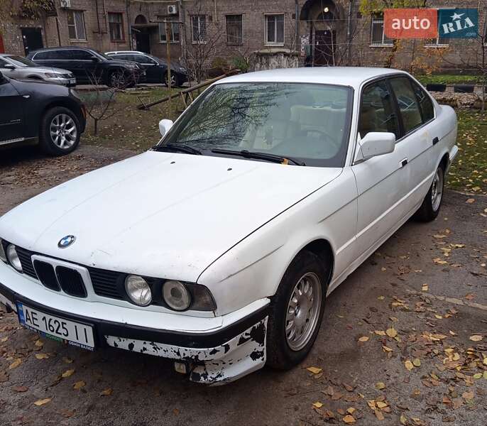 Седан BMW 5 Series 1989 в Запорожье