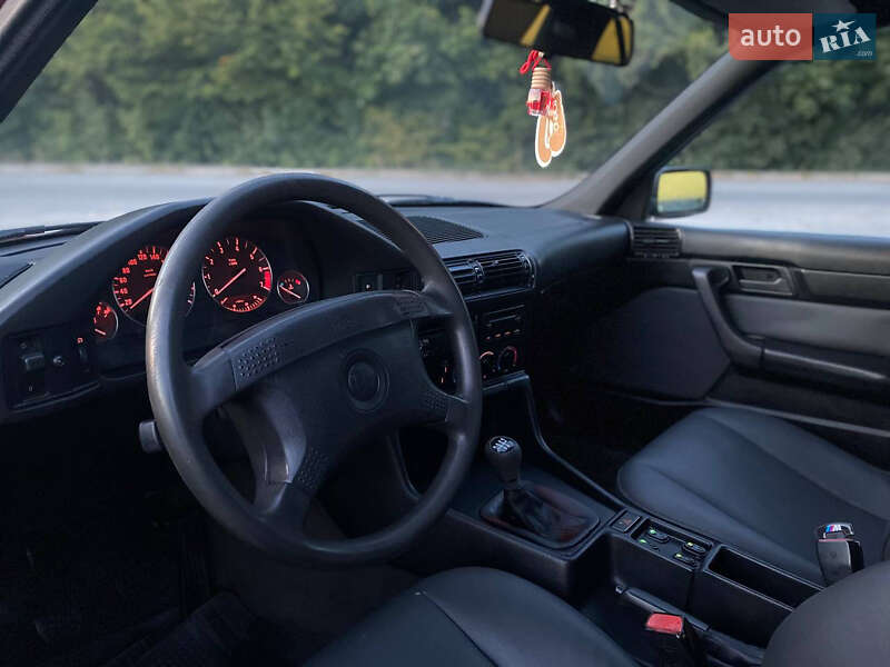 Седан BMW 5 Series 1994 в Виннице