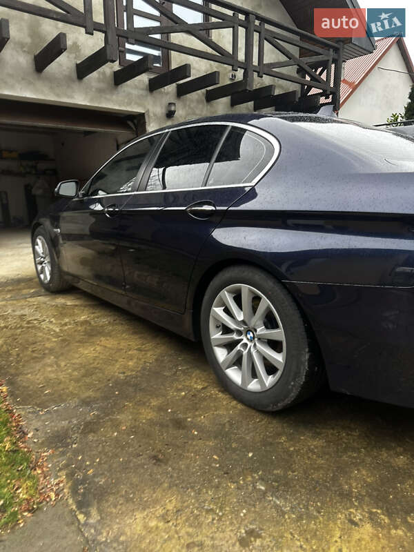 Седан BMW 5 Series 2014 в Жидачове