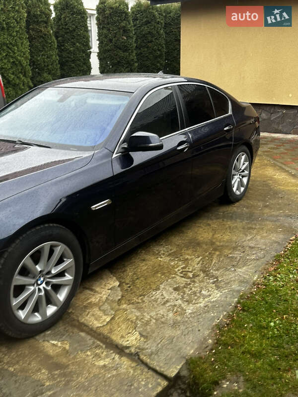 Седан BMW 5 Series 2014 в Жидачове