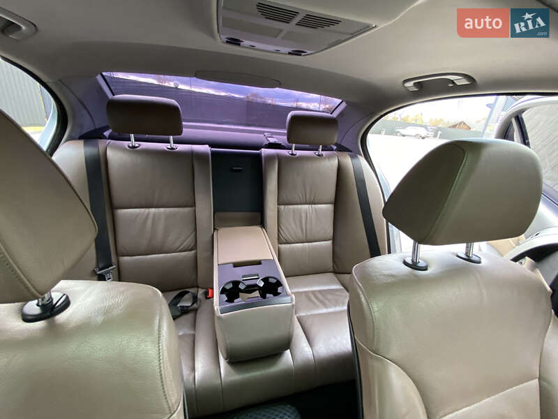 Седан BMW 5 Series 2004 в Долине фото 33 Седан BMW 5 Series 2004 в Долине