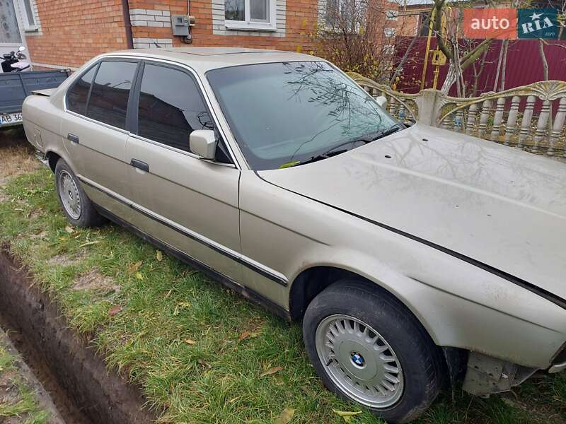 Седан BMW 5 Series 1988 в Виннице
