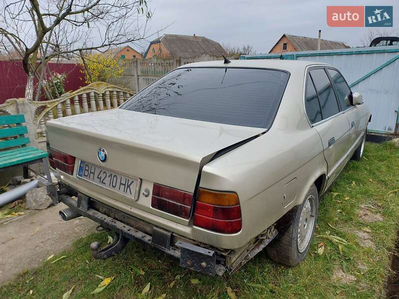 Седан BMW 5 Series 1988 в Виннице