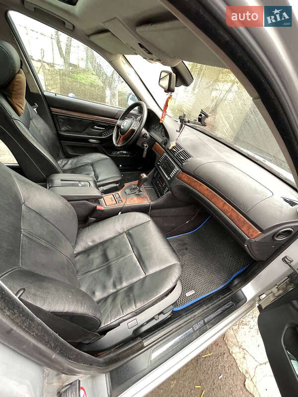Седан BMW 5 Series 2003 в Авангарде фото 12 Седан BMW 5 Series 2003 в Авангарде