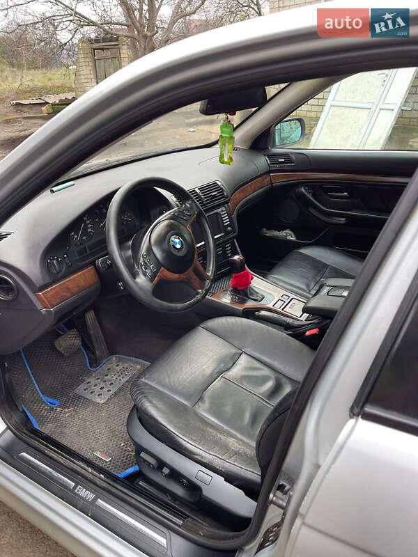 Седан BMW 5 Series 2003 в Авангарде фото 7 Седан BMW 5 Series 2003 в Авангарде