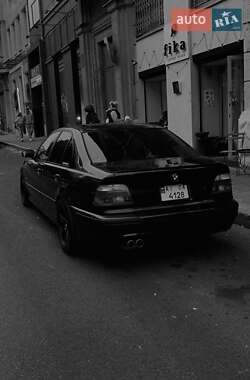 Седан BMW 5 Series 2001 в Світловодську