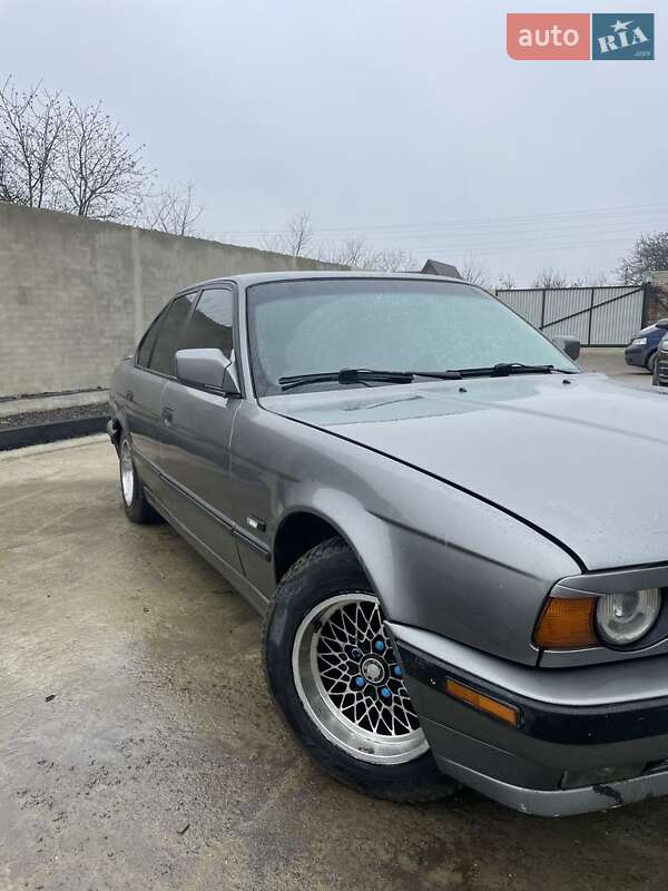 Седан BMW 5 Series 1992 в Луцьку