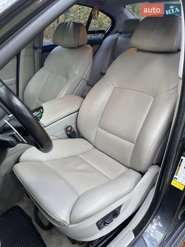 Седан BMW 5 Series 2011 в Харькове