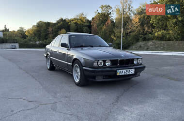 Седан BMW 5 Series 1989 в Шостке
