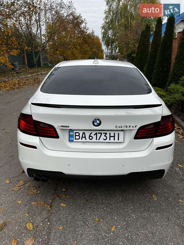 Седан BMW 5 Series 2016 в Кропивницком