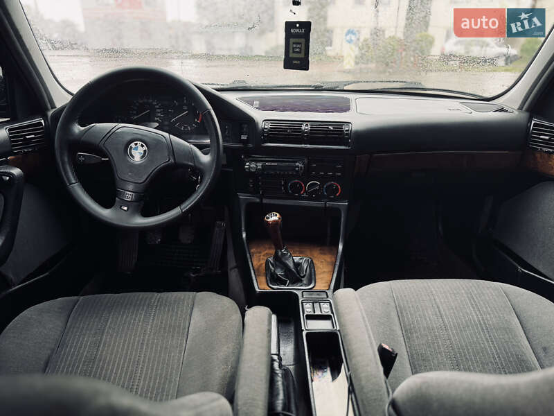 Седан BMW 5 Series 1995 в Долине