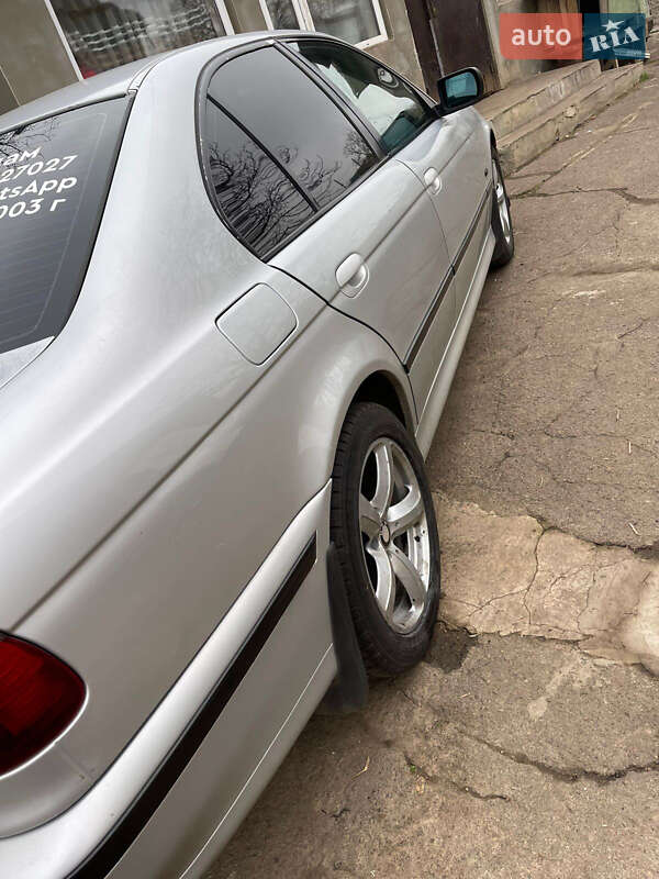 Седан BMW 5 Series 2003 в Авангарде фото 11 Седан BMW 5 Series 2003 в Авангарде