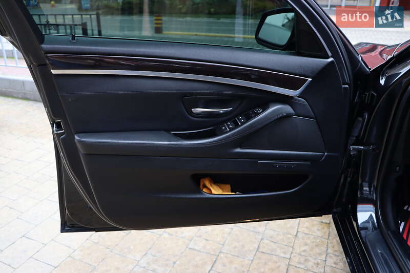 Седан BMW 5 Series 2013 в Львове