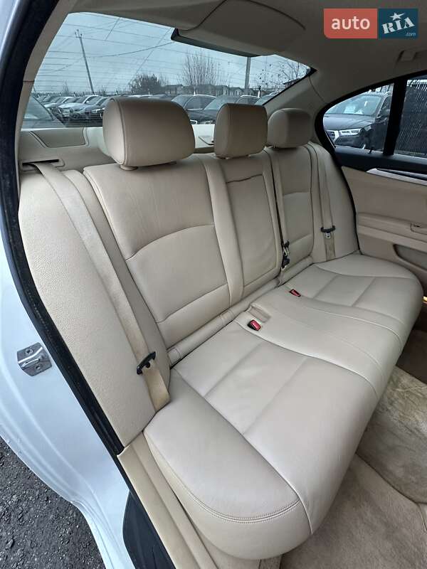 Седан BMW 5 Series 2013 в Белогородке