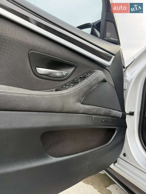Седан BMW 5 Series 2011 в Черновцах