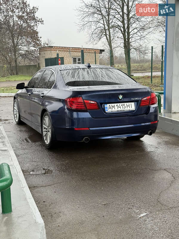 Седан BMW 5 Series 2010 в Первомайске