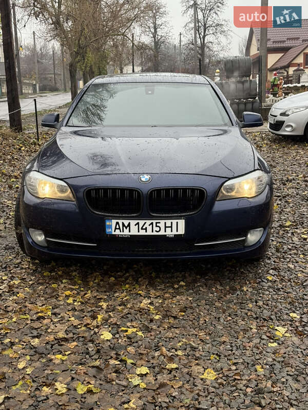 Седан BMW 5 Series 2010 в Первомайске