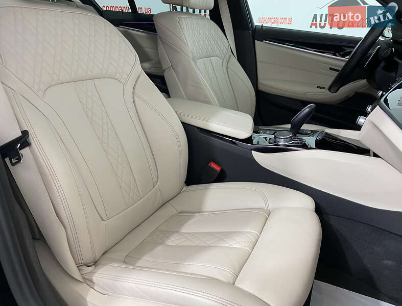 Седан BMW 5 Series 2017 в Львове