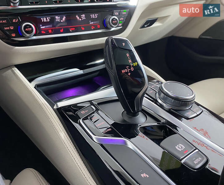 Седан BMW 5 Series 2017 в Львове