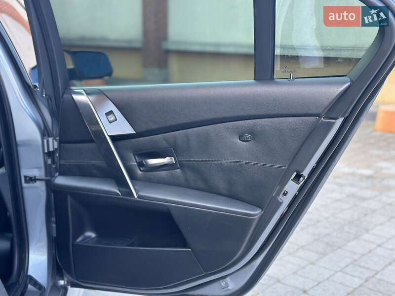 Седан BMW 5 Series 2004 в Коломые