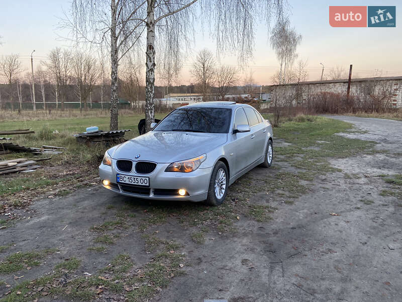 Седан BMW 5 Series 2004 в Славуте