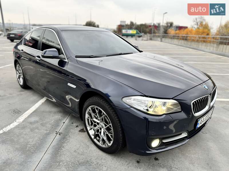 Седан BMW 5 Series 2016 в Киеве