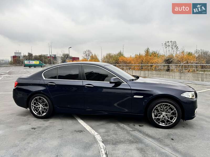 Седан BMW 5 Series 2016 в Киеве