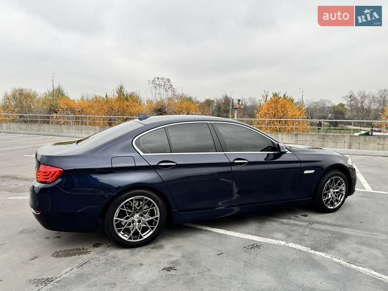 Седан BMW 5 Series 2016 в Киеве