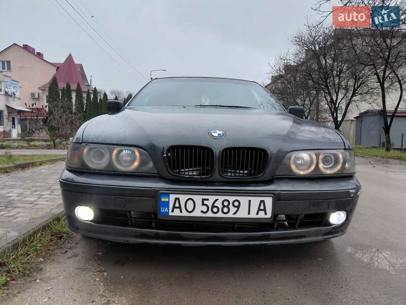 Седан BMW 5 Series 2000 в Волочиске