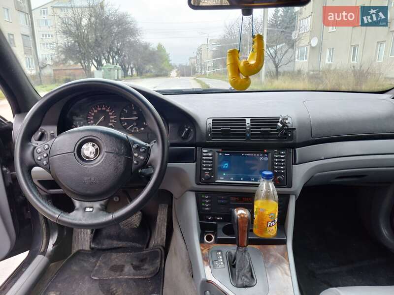 Седан BMW 5 Series 2000 в Волочиске
